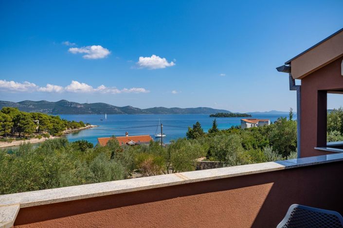 Image No.20-5 Bed Property for sale