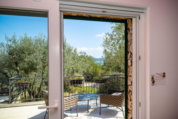 Image No.24-5 Bed Property for sale