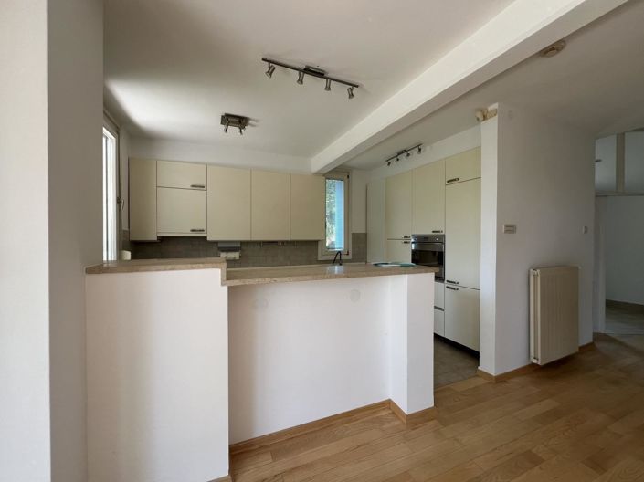 Image No.15-5 Bed Property for sale