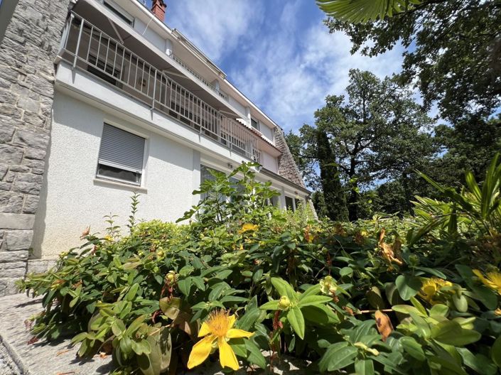 Image No.3-5 Bed Property for sale