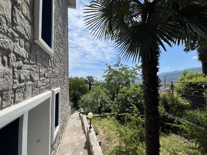 Image No.5-5 Bed Property for sale