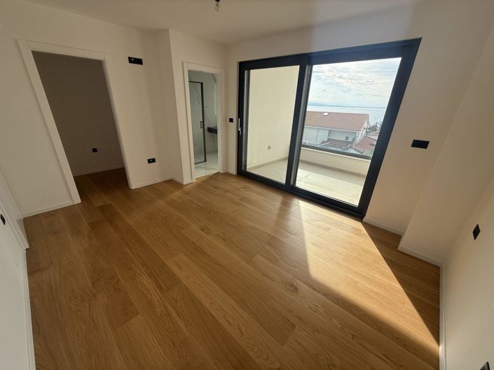Image No.8-3 Bed Property for sale