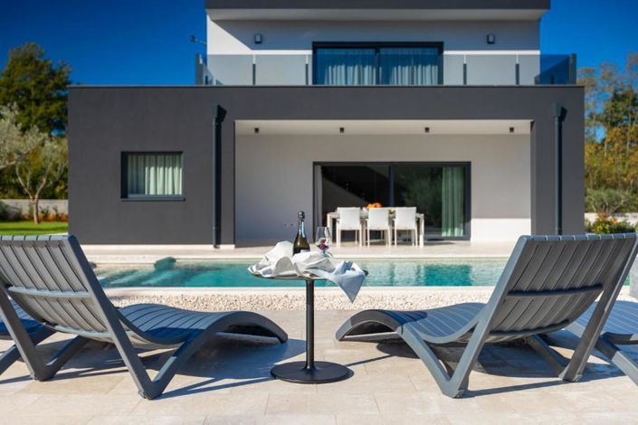 Image No.7-3 Bed Property for sale