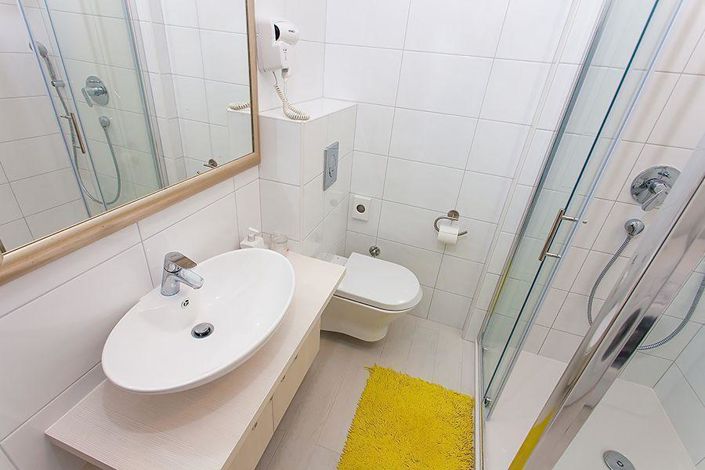 Image No.24-11 Bed Property for sale