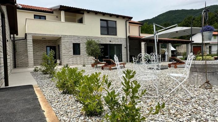 Image No.18-4 Bed Property for sale