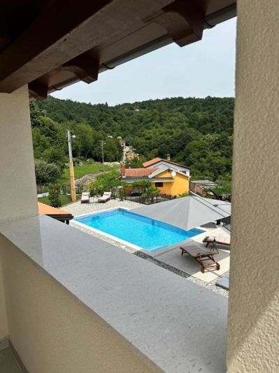 Image No.6-4 Bed Property for sale