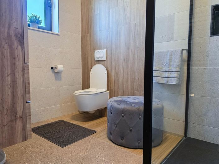 Image No.17-3 Bed Property for sale