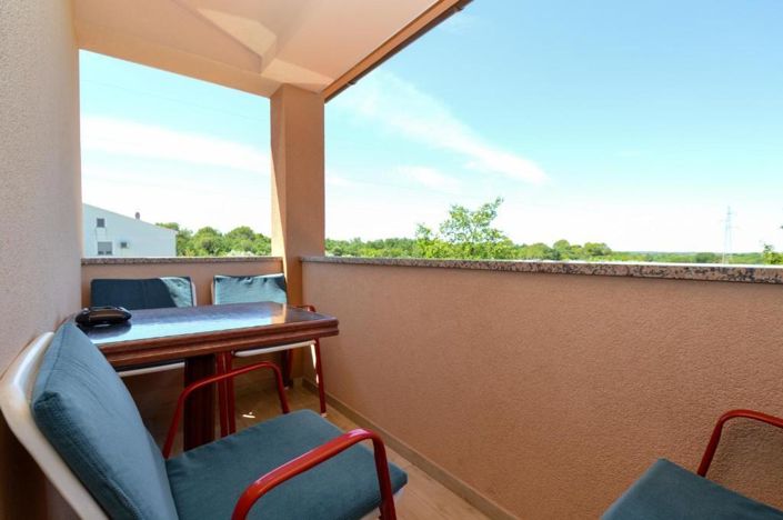 Image No.25-8 Bed Property for sale