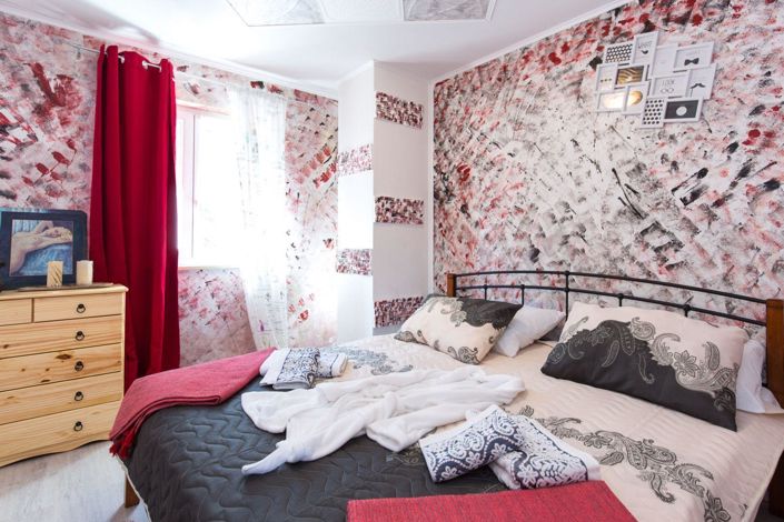 Image No.20-5 Bed Property for sale