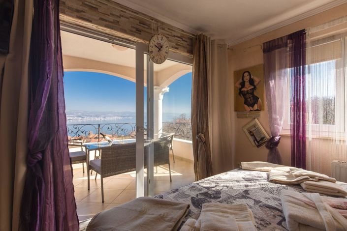 Image No.25-5 Bed Property for sale