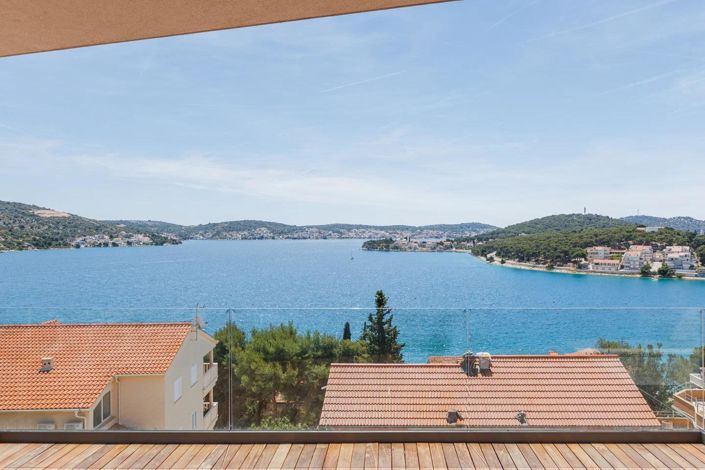Image No.7-7 Bed Property for sale