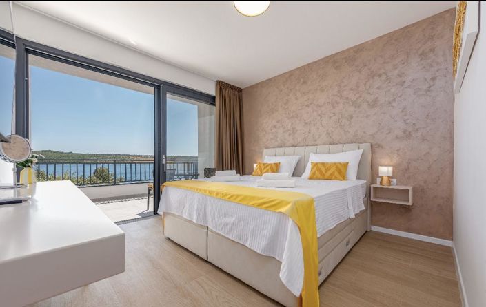 Image No.14-4 Bed Property for sale