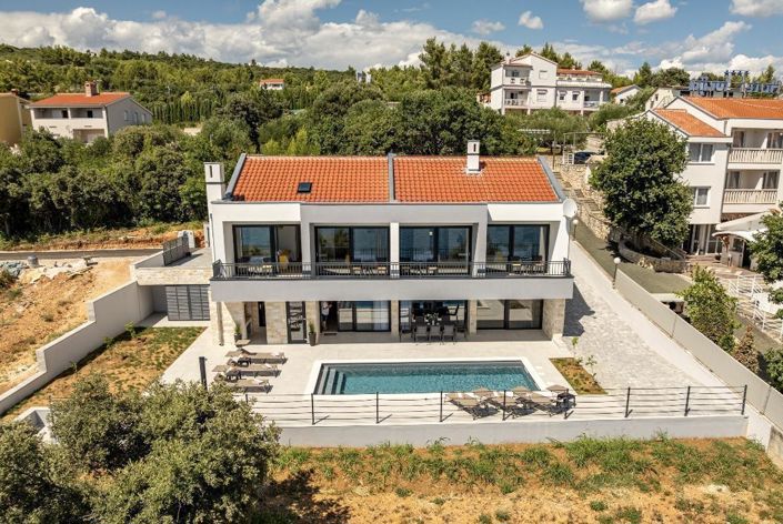 Image No.2-4 Bed Property for sale