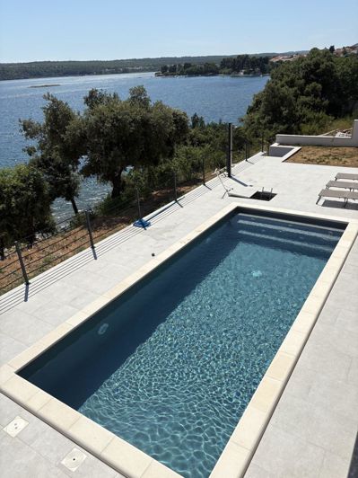 Image No.5-4 Bed Property for sale