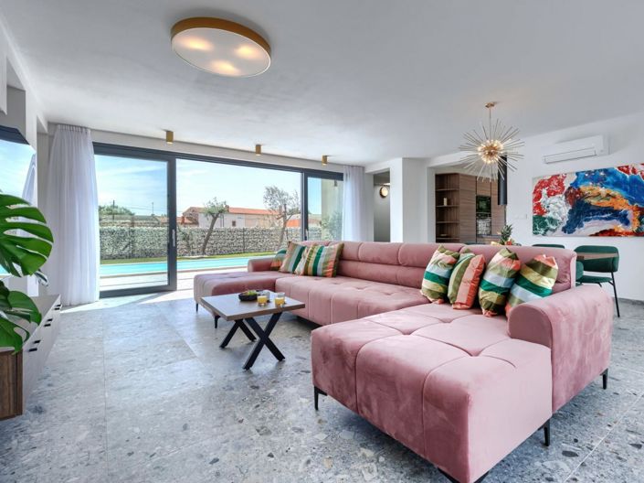 Image No.16-4 Bed Property for sale