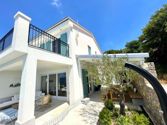 Image No.4-3 Bed Property for sale