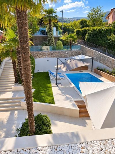 Image No.5-5 Bed Property for sale