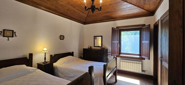 Image No.15-9 Bed Country House for sale