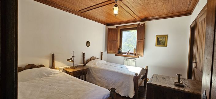 Image No.9-9 Bed Country House for sale