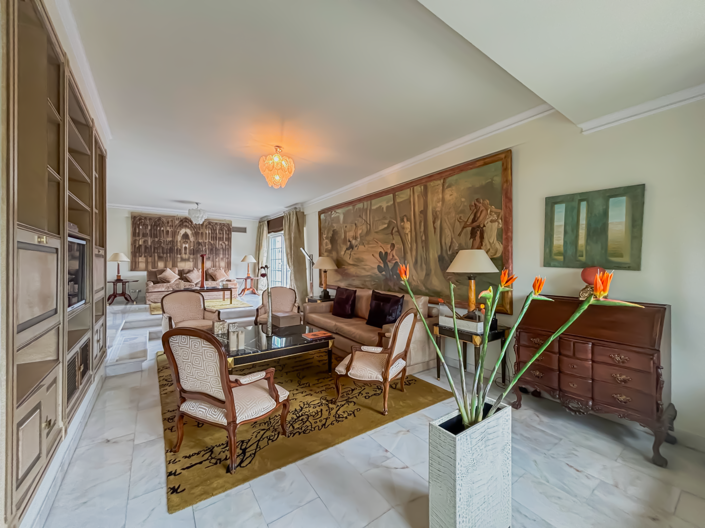 Image No.14-7 Bed House for sale