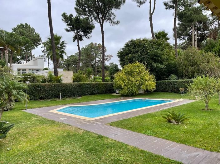 Image No.1-4 Bed House for sale