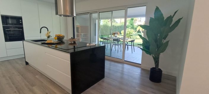 Image No.54-4 Bed House for sale