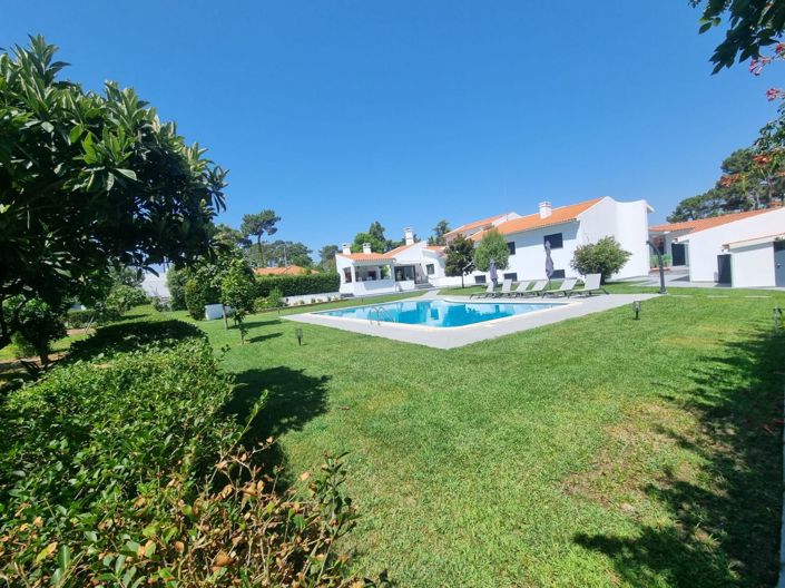 Image No.1-4 Bed House for sale