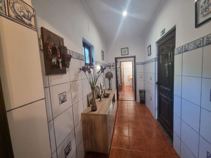 Image No.9-7 Bed House for sale