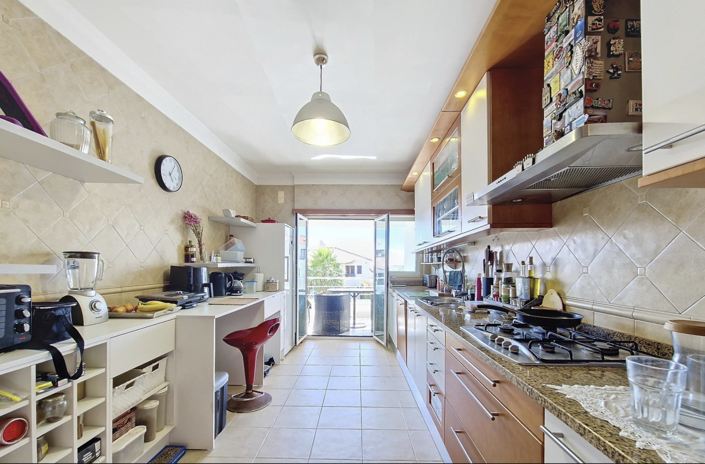 Image No.20-3 Bed Apartment for sale