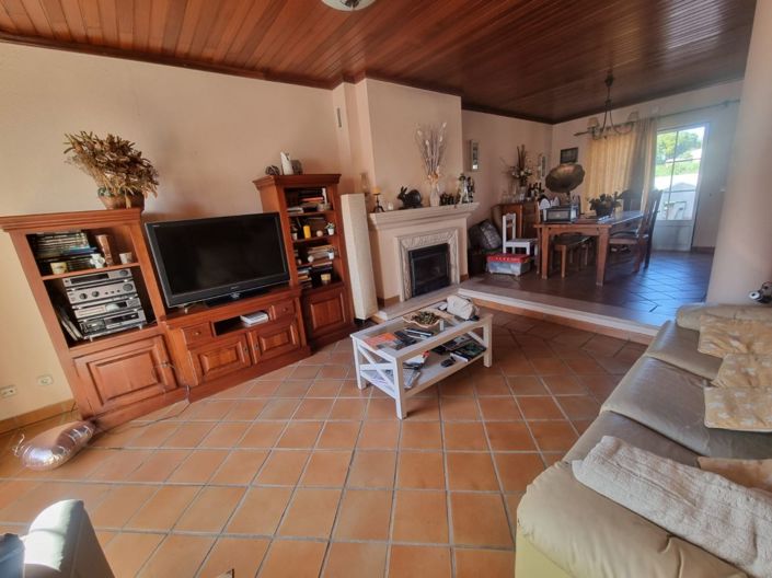 Image No.1-6 Bed House for sale