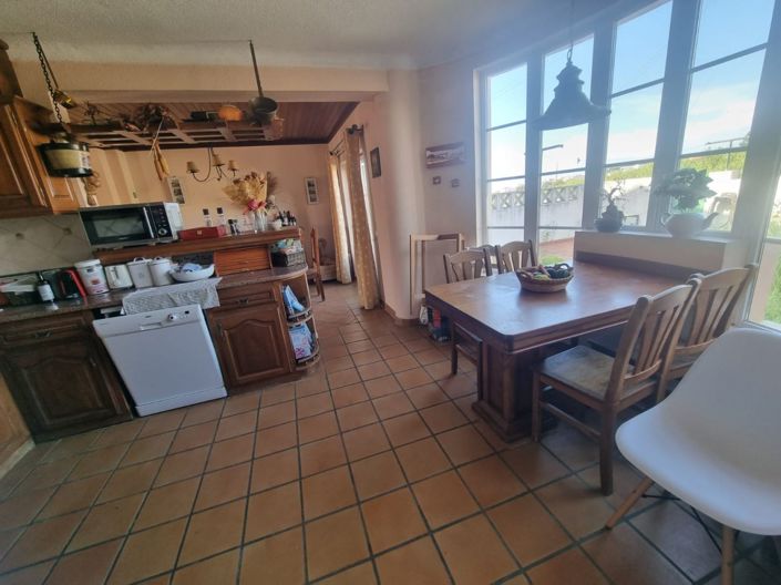 Image No.14-6 Bed House for sale