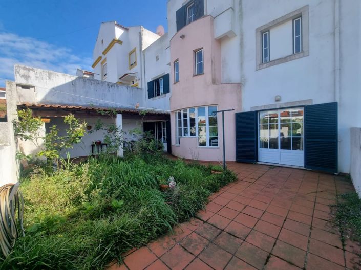 Image No.4-6 Bed House for sale