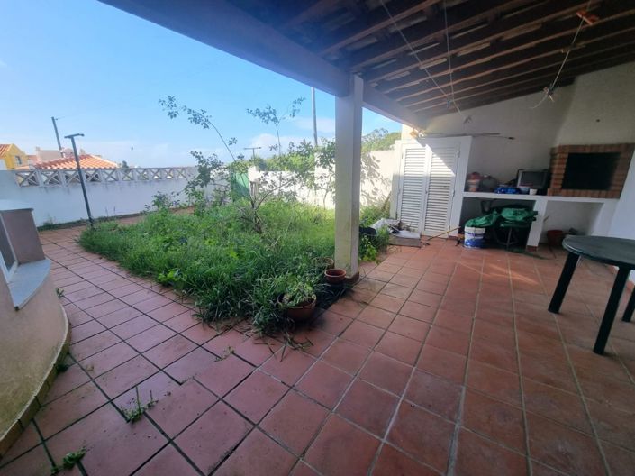 Image No.6-6 Bed House for sale