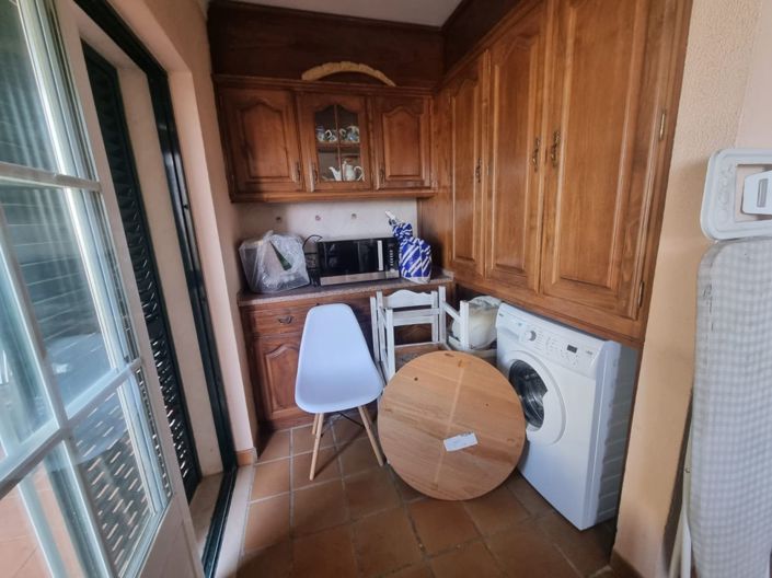 Image No.7-6 Bed House for sale