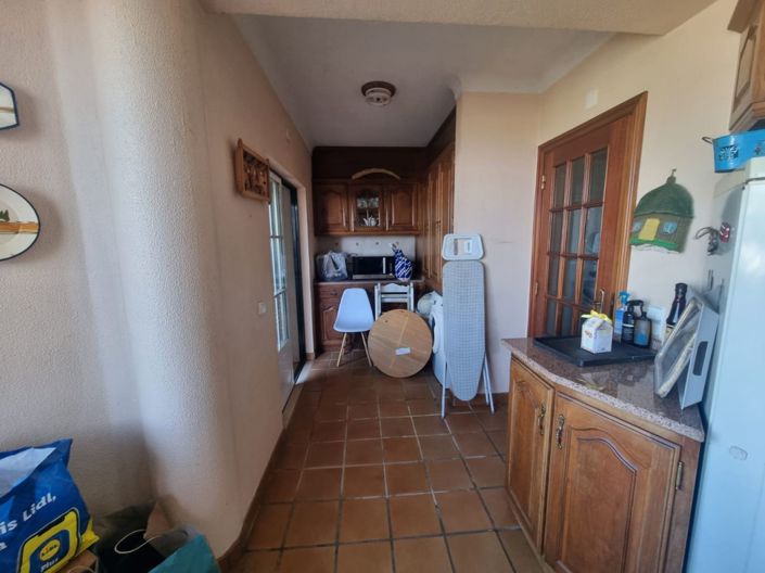 Image No.8-6 Bed House for sale