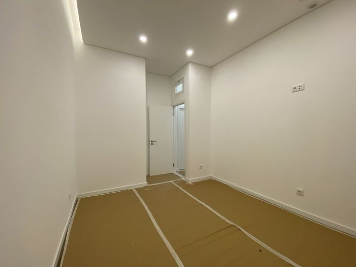 Image No.22-4 Bed Apartment for sale