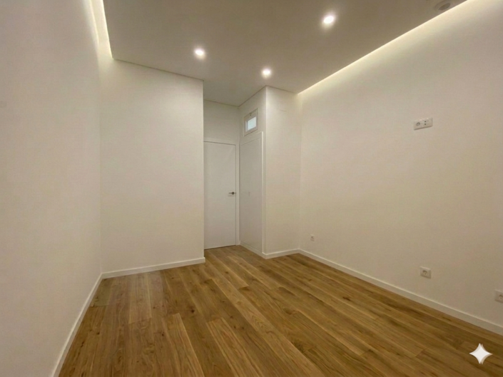 Image No.23-4 Bed Apartment for sale