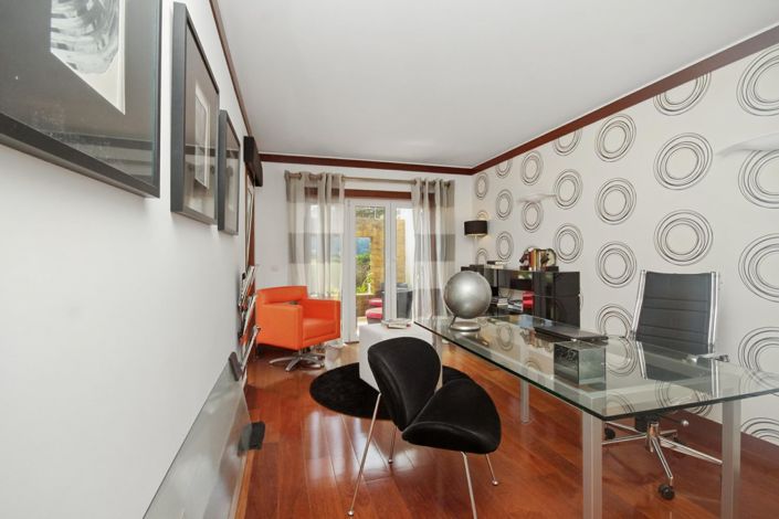 Image No.11-3 Bed House for sale