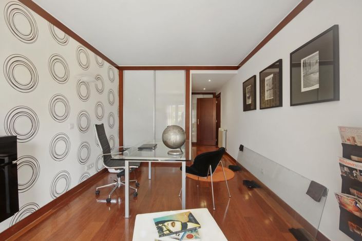 Image No.14-3 Bed House for sale