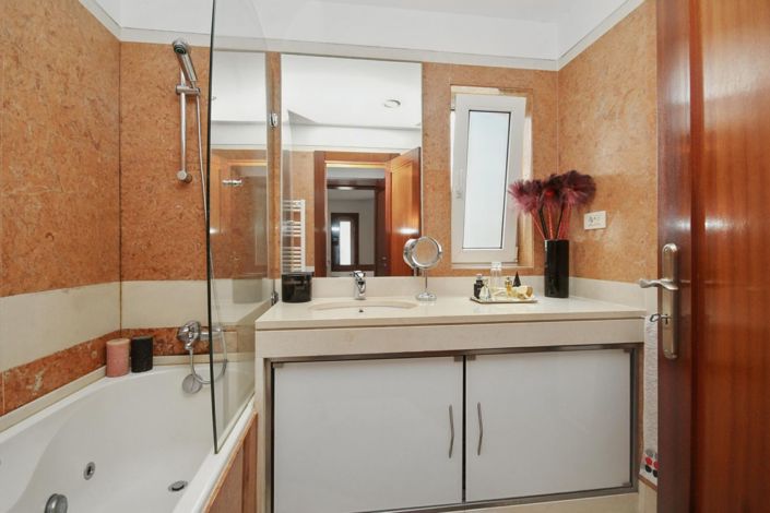 Image No.38-3 Bed House for sale