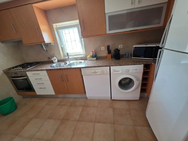Image No.35-2 Bed House for sale