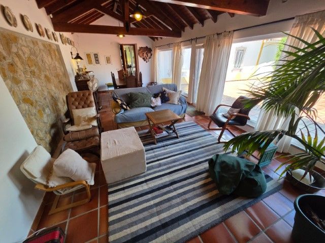 Image No.9-2 Bed House for sale