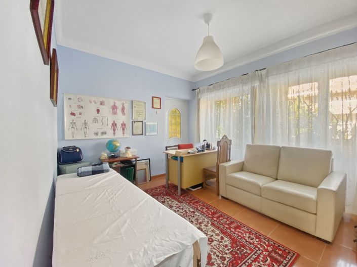 Image No.12-5 Bed House for sale