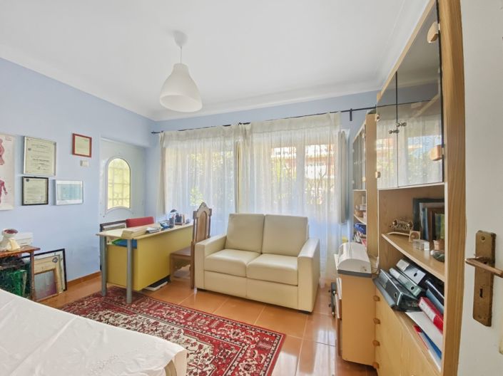 Image No.13-5 Bed House for sale