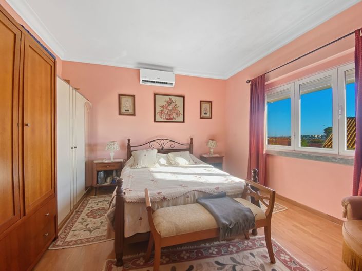 Image No.20-5 Bed House for sale