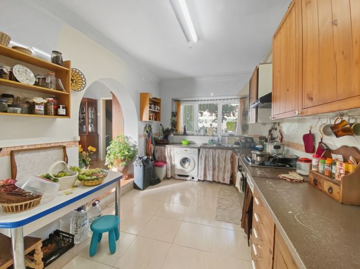 Image No.36-5 Bed House for sale