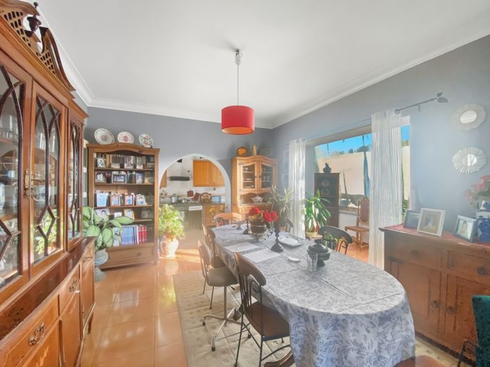 Image No.42-5 Bed House for sale