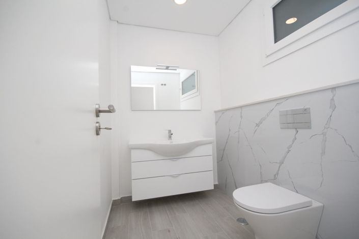 Image No.11-4 Bed House for sale