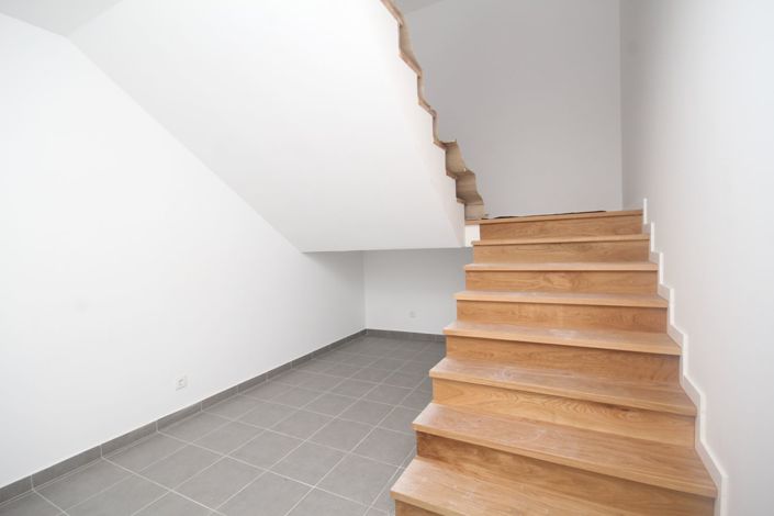 Image No.13-4 Bed House for sale