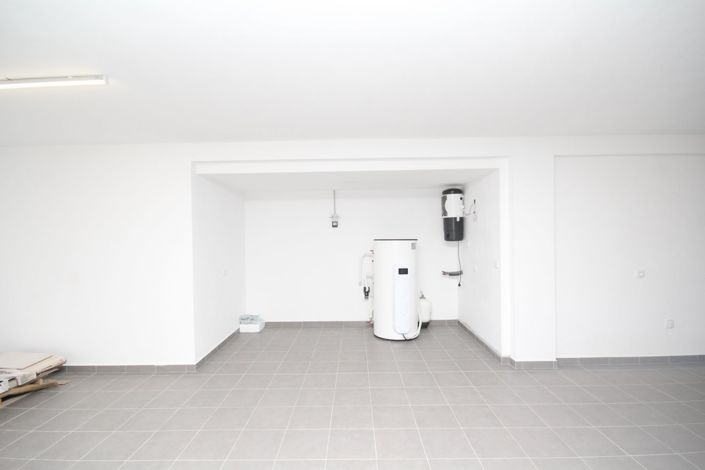 Image No.15-4 Bed House for sale